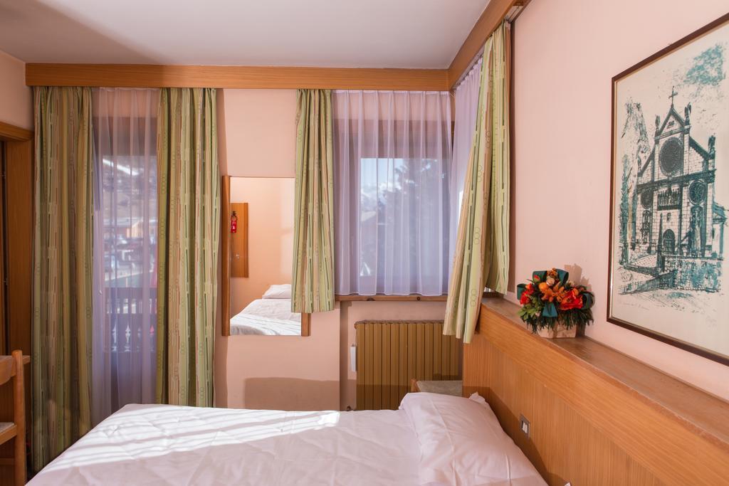 Hotel La Baita Лівіньо Номер фото