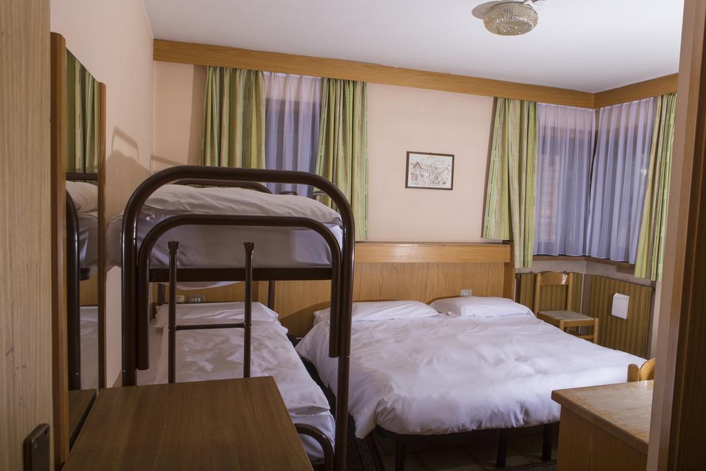 Hotel La Baita Лівіньо Номер фото